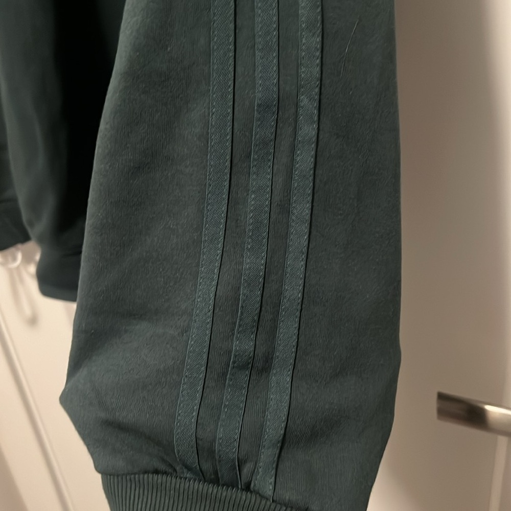 Adidas green laced crewneck size medium - Picture 9 of 10